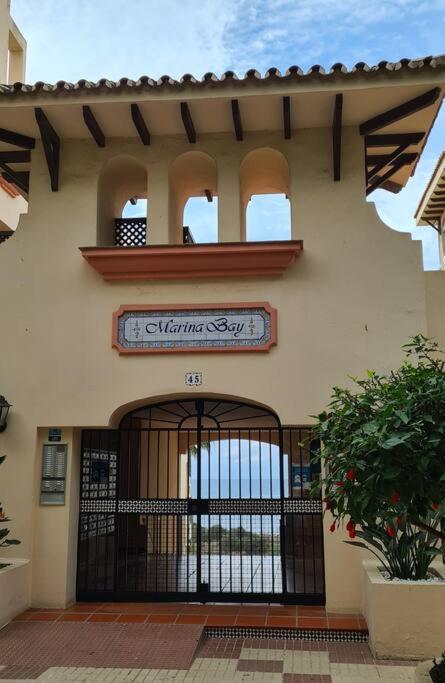 Estepona Port Beachside Apartment - Marina Bay Luaran gambar